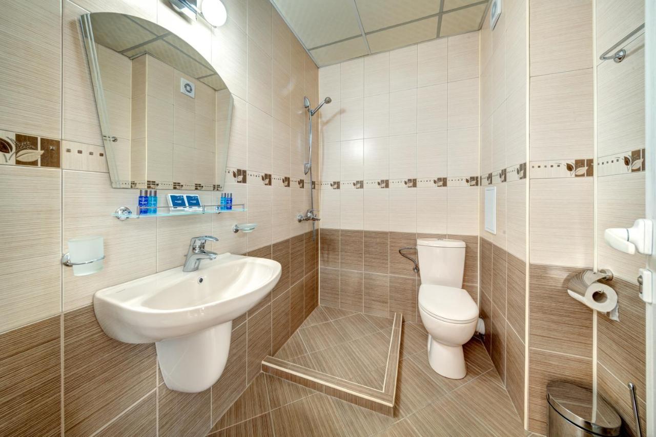 Aurelia Complex 3*