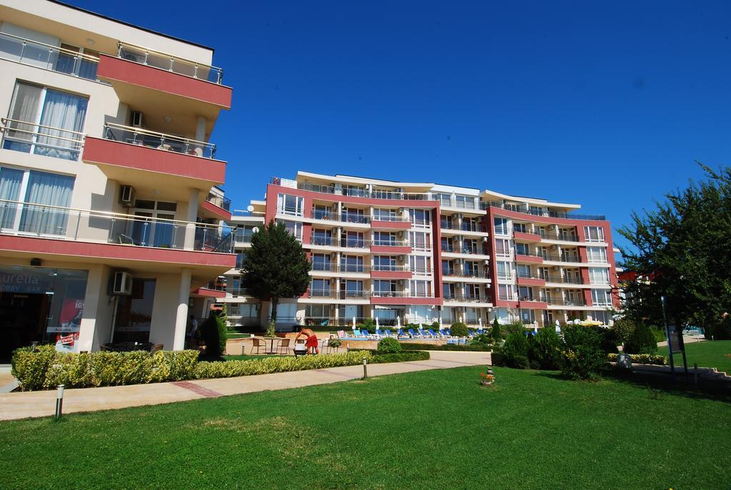 Aurelia Complex 3*